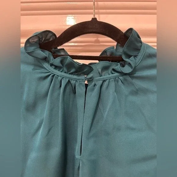 Milly Emerald Green Ruffle Neck Silk Blouse Size Small - Picture 4 of 7